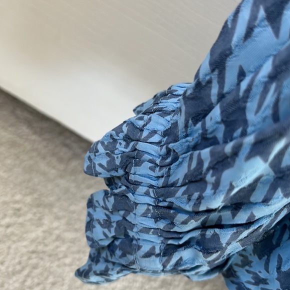 Adorable Roller Rabbit top - Picture 6 of 6